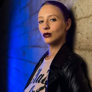 Meet your Posher, Carrie